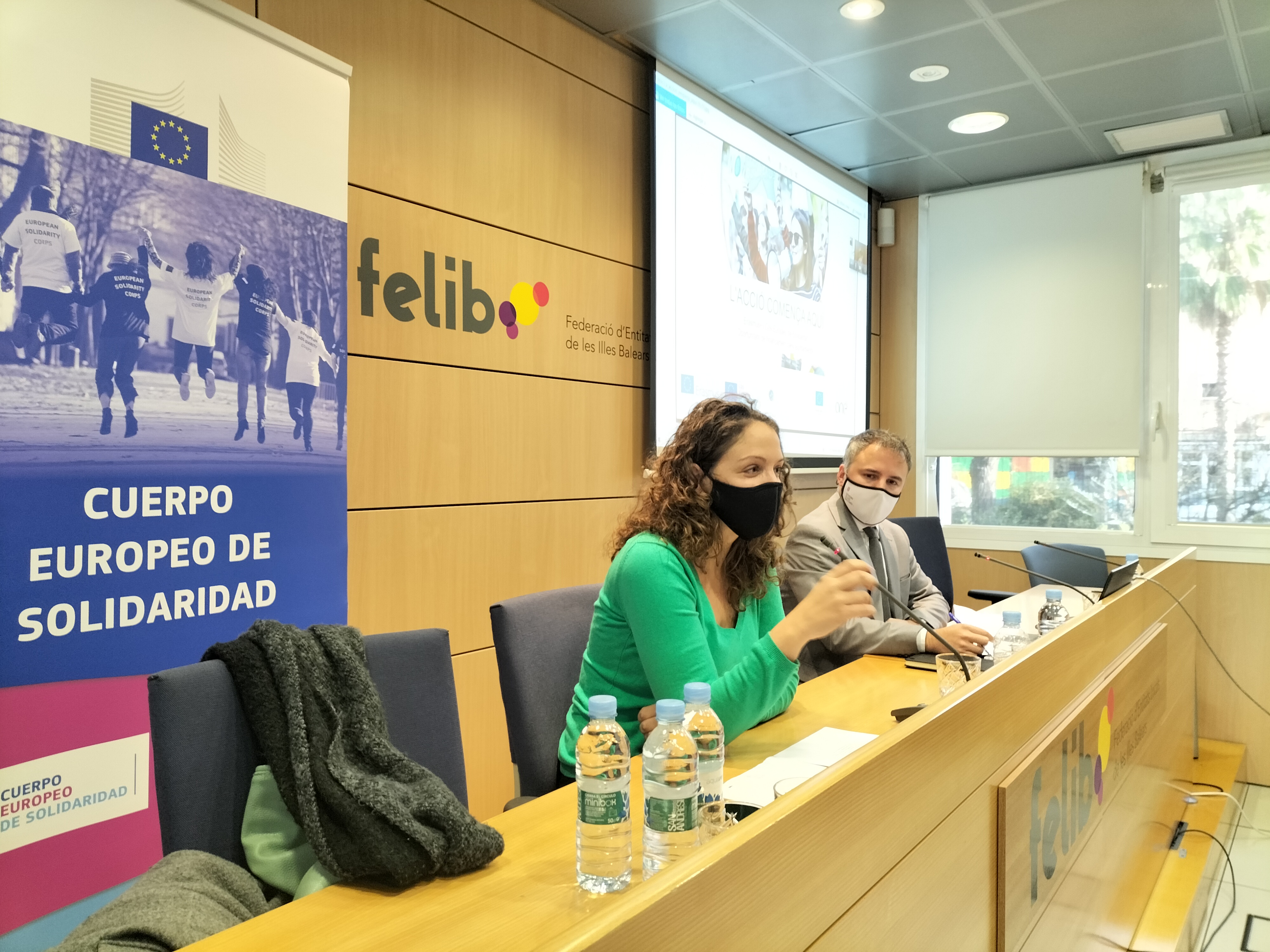 desc_Foto taula rodona dire.jpg