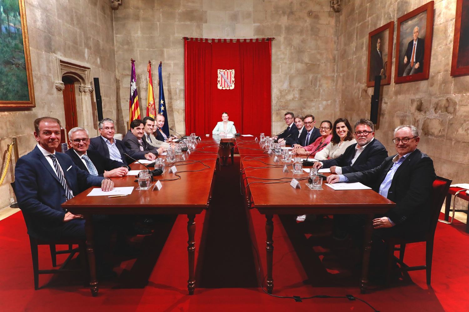 Imagen del artículo La presidenta del Govern ha recibido en audiencia al Colegio de Economistas de las Illes Balears