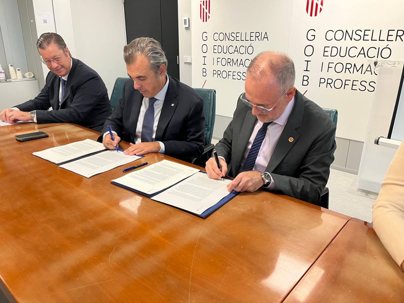 Imagen del artículo La Conselleria d'educació i Universitats y la UIB firman el nuevo convenio de financiación universitaria que prevé una aportación de 354.765.354 euros
