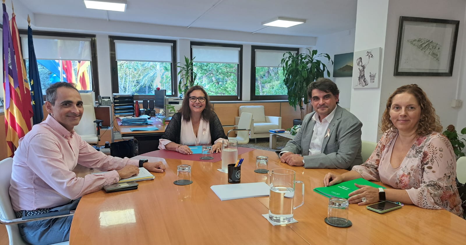 Imagen del artículo La consellera de Salud se reúne con los representantes de la AECC en las Balears