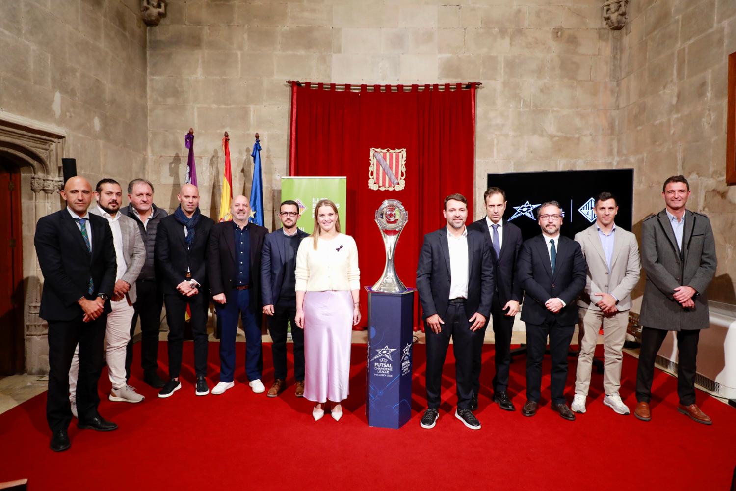 Imagen del artículo Imágenes de la presidenta Prohens en la presentación de la fase élite del equipo Illes Balears Palma Futsal