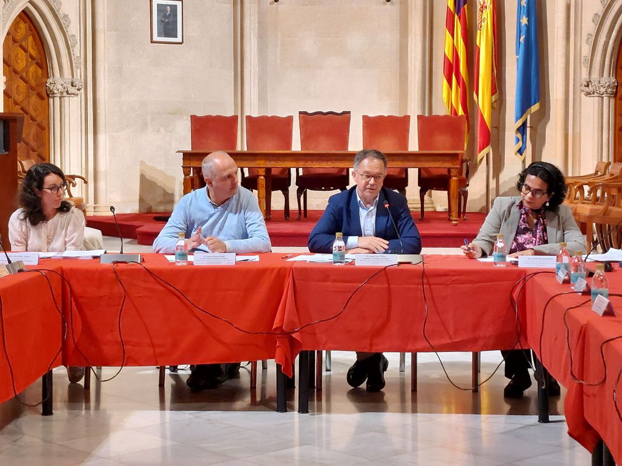 El Plan de inspección del Govern contra el intrusismo en el transporte  vuelve a fijar los aeropuertos de Palma e Ibiza como objetivos prioritarios  este 2023