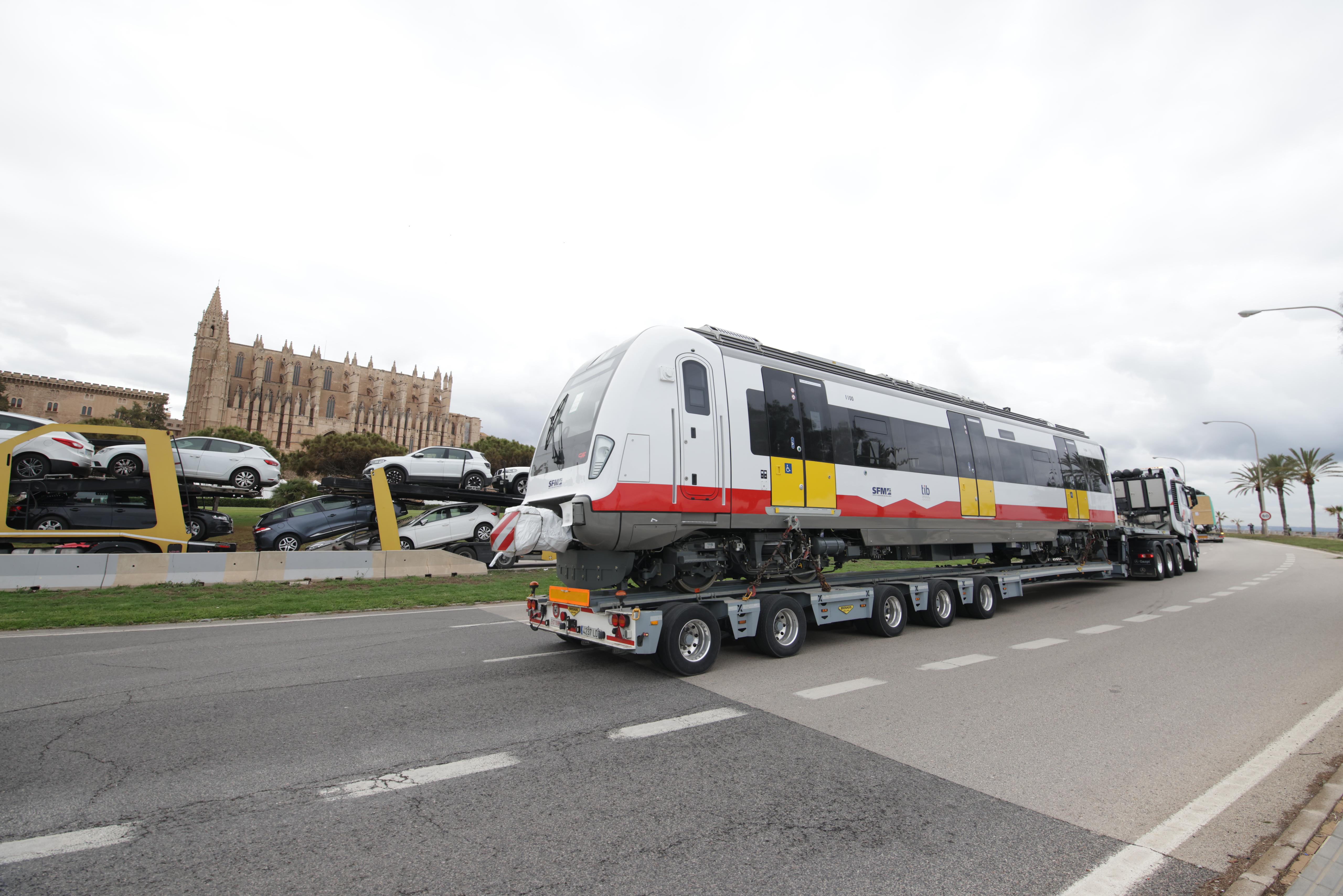Imagen del artículo Llega a Mallorca el segundo de los cinco nuevos trenes de SFM