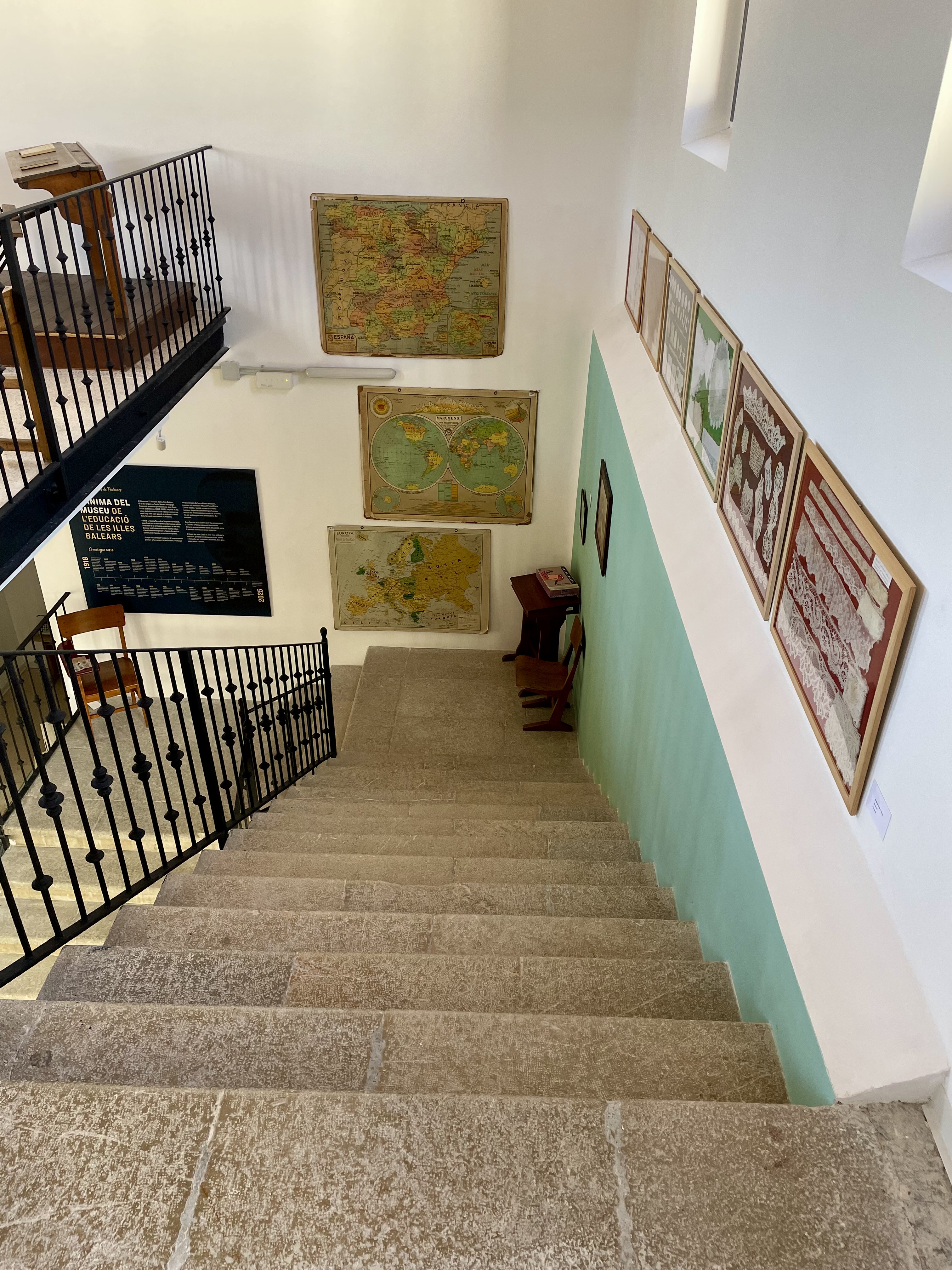 Escales_hall.jpg