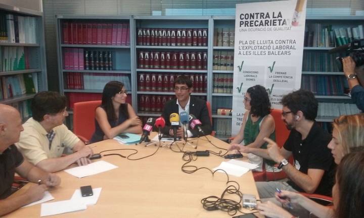 El conseller de Treball, Comerç i Indústria, Iago Negueruela, la directora general de Treball, Economia Social i Salut Laboral, Isabel Castro, i Rosario Mora, directora territorial d'Inspecció de Treball