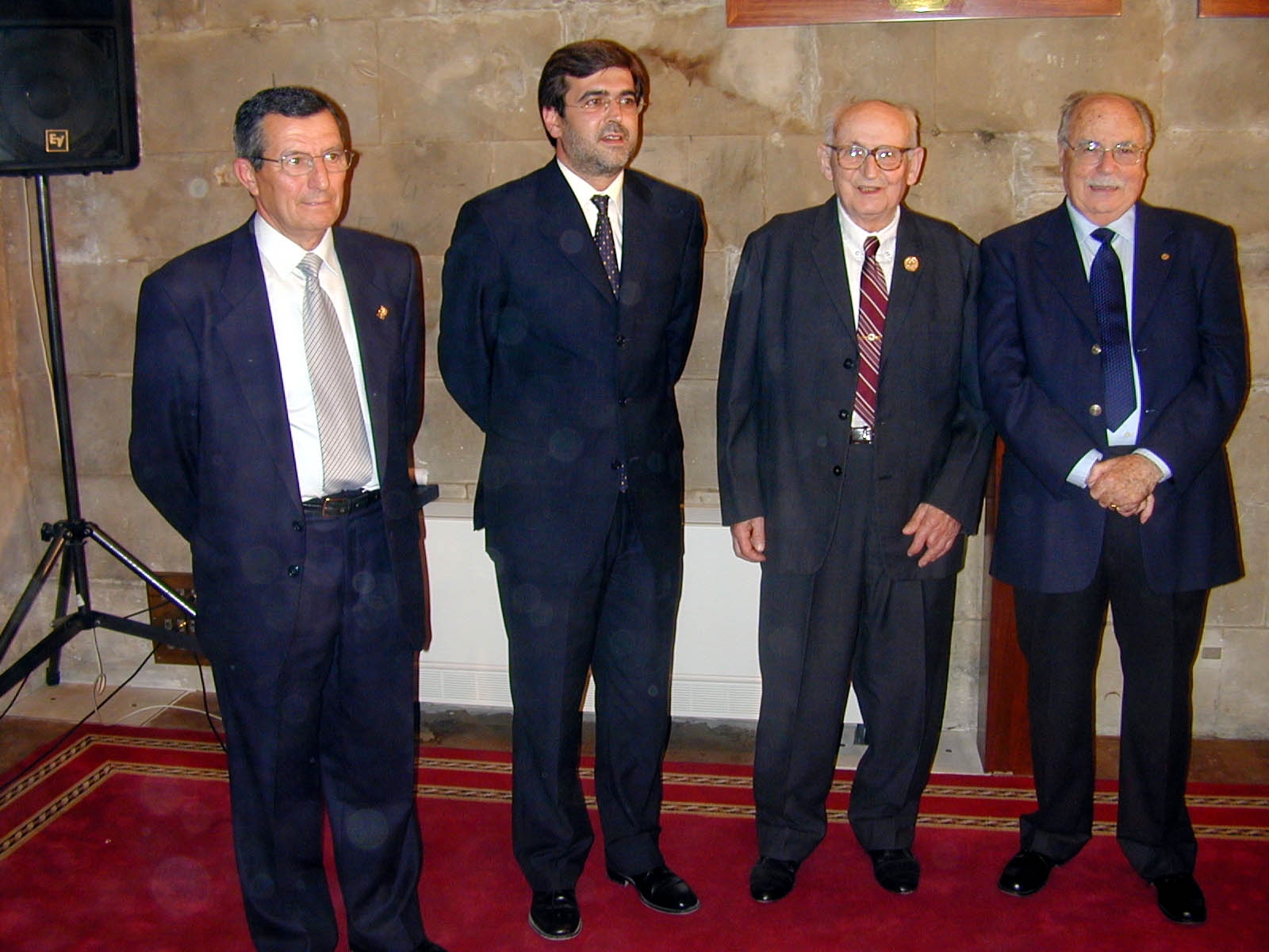 desc_B.Ferragut, J. Oliver y J. Casals. 2000.JPG