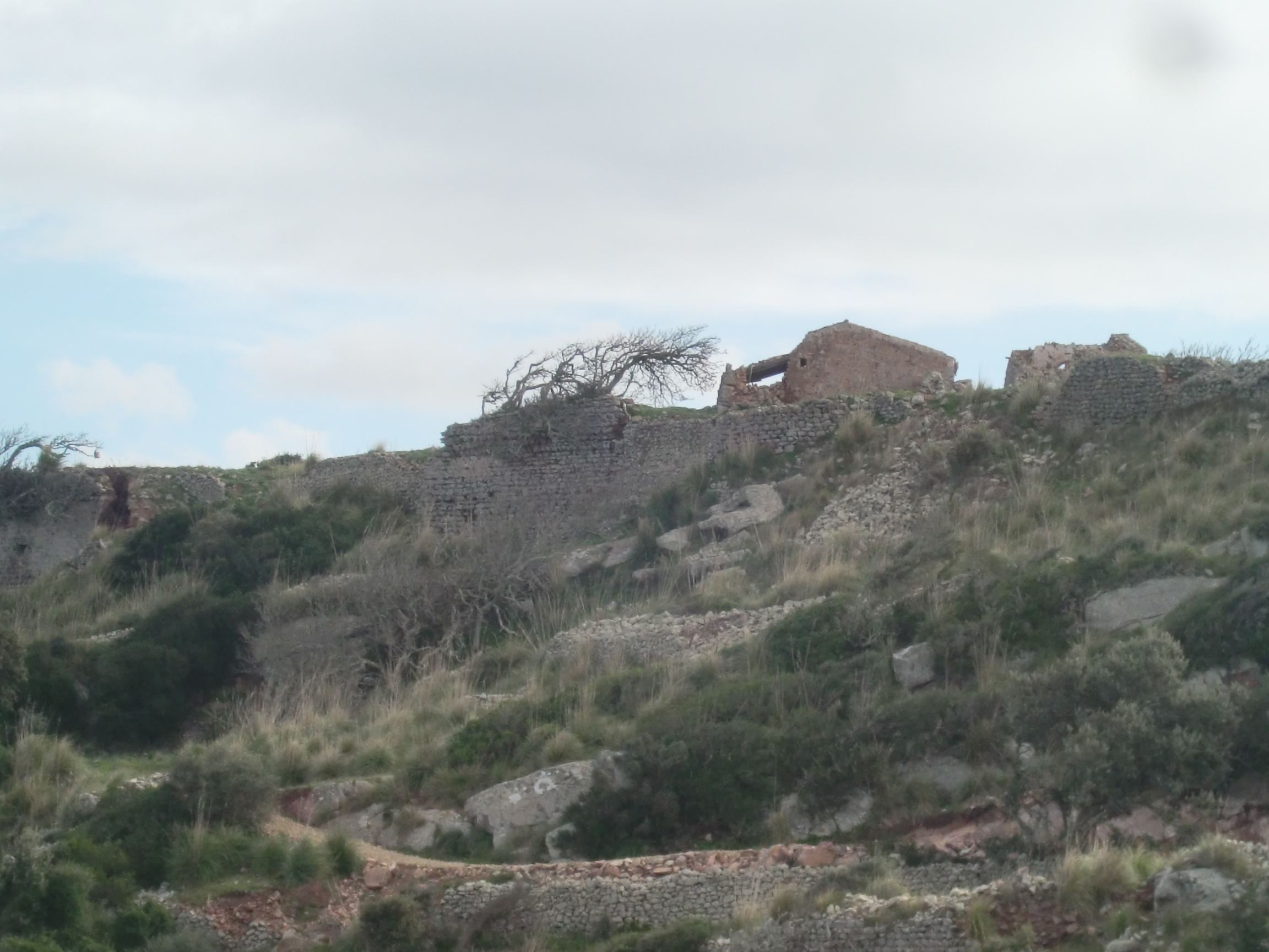 Strengthening of the western wall of the Medieval Islamic castle of Santa Àgueda