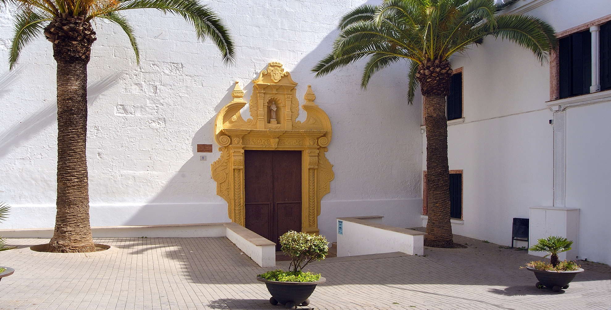 Erwerb von sechs Gebäuden, die an das Kloster Sant Diego angrenzen