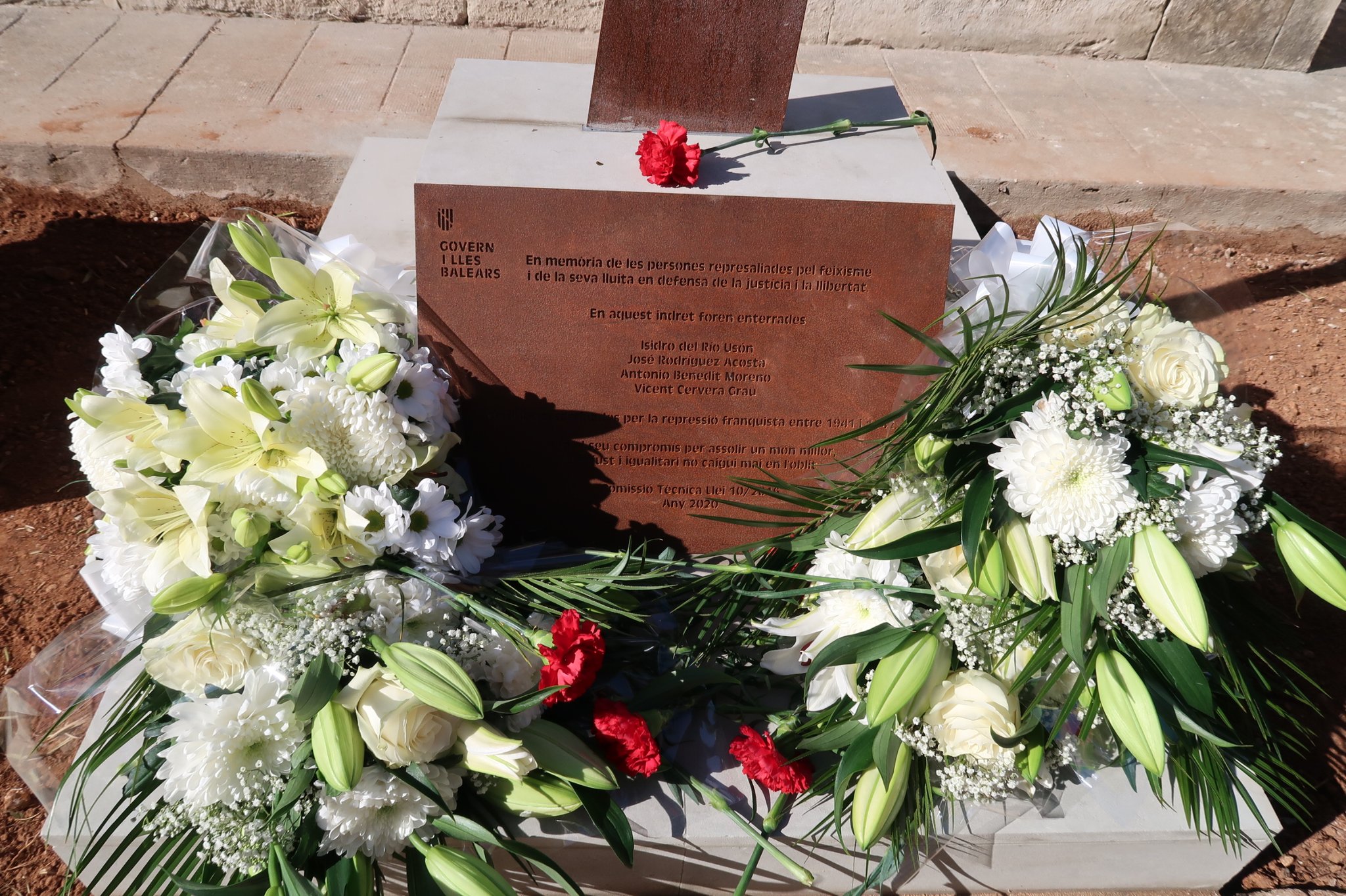 Árbol de la Memòria en el Cementerio de Maó