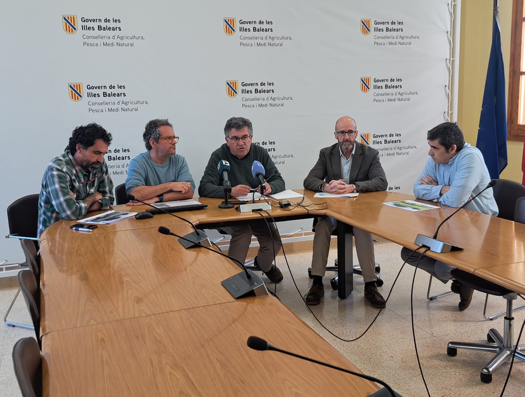 El conseller Simonet parla durant la roda de premsa.