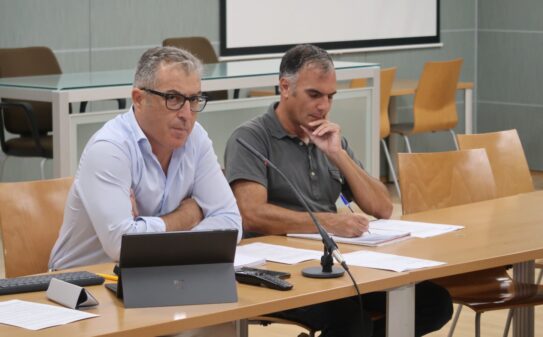 El director general d’Empresa, Autònoms i Comerç de la Conselleria d’Empresa, Ocupació i Energia, José Antonio Caldés durant la reunió del Pla Estratègic de Comerç amb sindicats i patronals del sector.