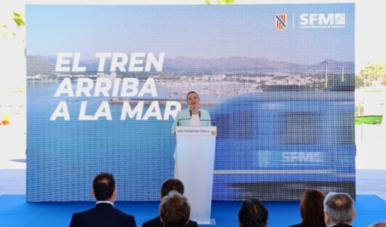 Presentació el tren arriba a la mar