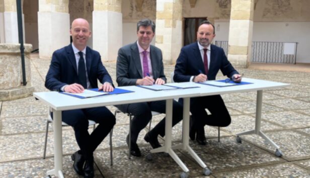 El conseller de Turisme, Cultura i Esports, Jaume Bauzà, el president del Consell Insular de Menorca, Adolfo Vilafranca, i el batle d’Alaior, José Luis Benejam