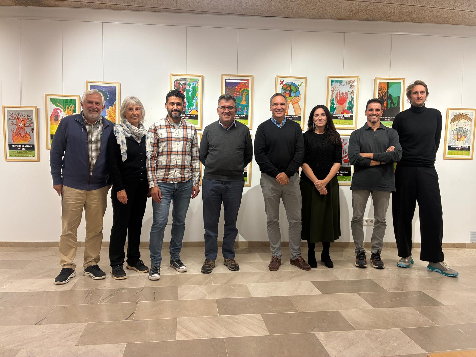 El conseller Simonet amb els integrants de Xarxa Forestal