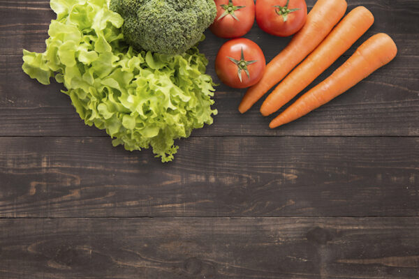 Menjar sobre una taula