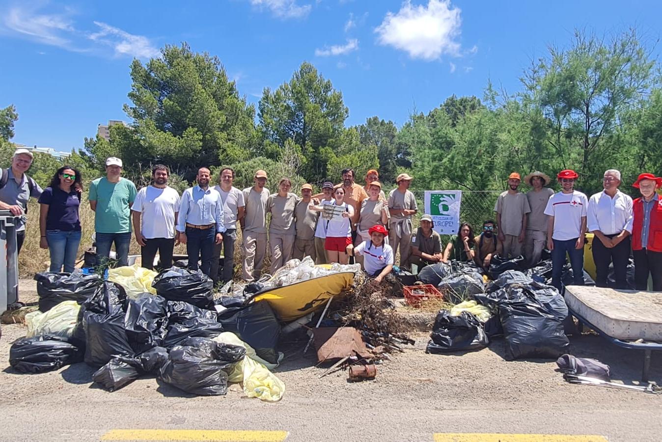 Eliminados 830 kilos de residuos del área Biológica Crítica de Magaluf