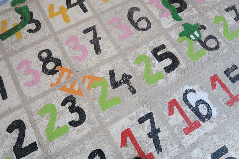 Números pintats al terra