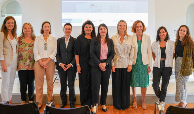 La secretària autonòmica de Treball, Ocupació i Diàleg Social, Catalina Cabrer, ha inaugurat avui el I Fòrum sobre Ocupació i Discapacitat, organitzat pel Servei d’Ocupació de les Illes Balears (SOIB) i PalmaActiva. També han assistit la directora del SOIB, Mariluz Moreno, i la regidora de Comerç, Restauració i Autònoms de l’Ajuntament de Palma, Lupe Ferrer.