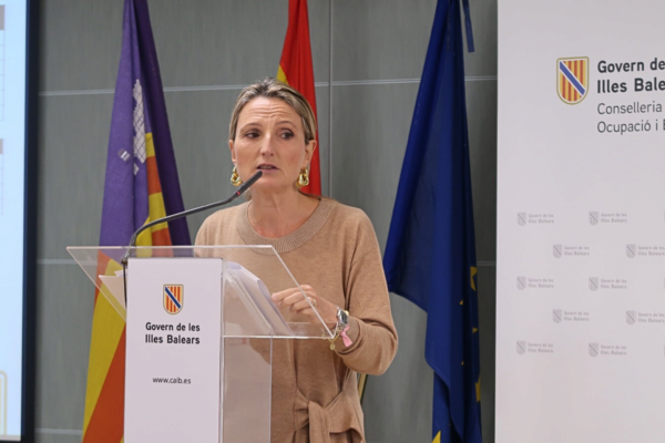 Catalina Cabrer durant la roda de premsa.