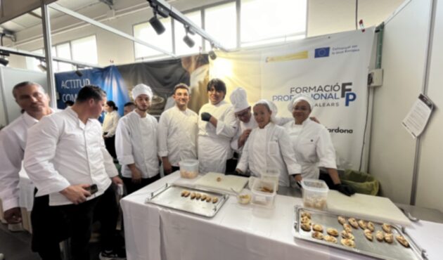 Alumnes IES Maria Àngels Cardona