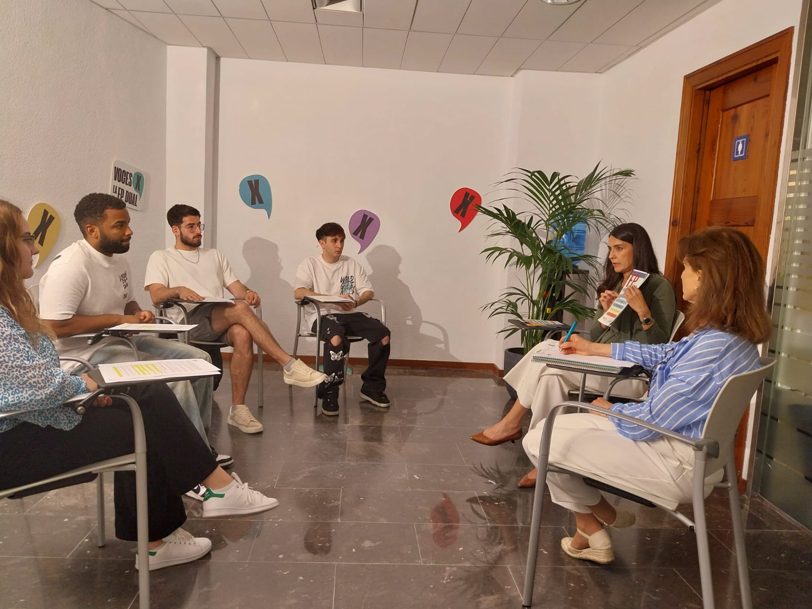 Reunió amb alumnes FP dual intensiva 2.jpeg