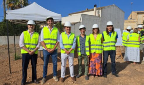 Autoritats a la visita a les obres