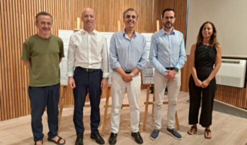 El conseller Vera presenta el projecte de reforma del Quarter de Santiago que acollirà les dependències del Centre d’Adults Joan Mir i Mir