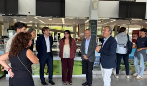 La Conselleria d’Educació i Universitats impulsa la rebaixa i el topall dels preus dels menús per als estudiants de la UIB