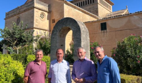 eEl conseller de la Mar i del Cicle de l’Aigua, Juan Manuel Lafuente, i el batle d’Ariany, Joan Ribot, juntament amb el director general de Recursos Hídrics, Joan Calafat, i el secretari general d’Abaqua, Gerard Torrente