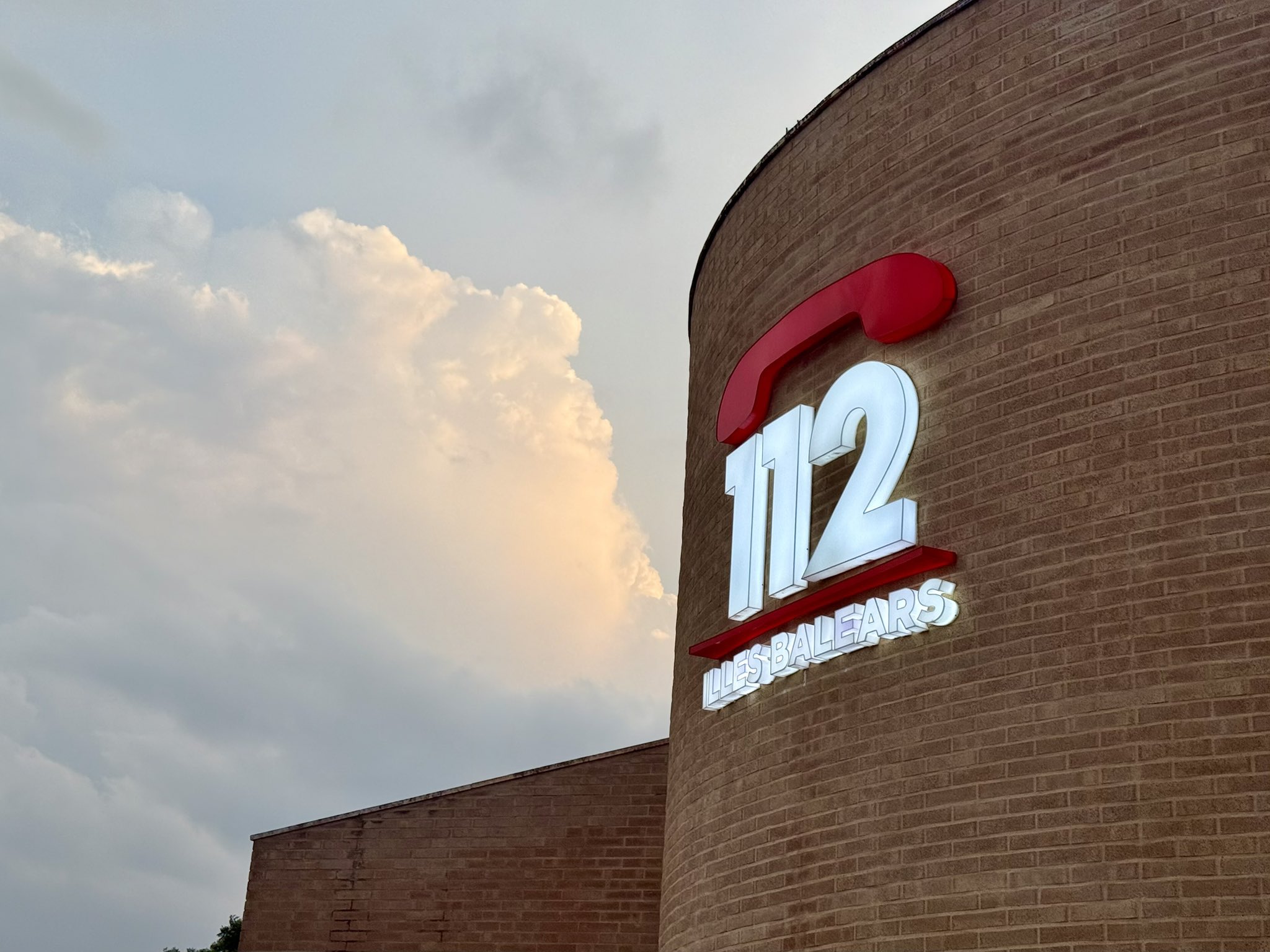 Façana de la seu de l'112 de les Illes Balears.