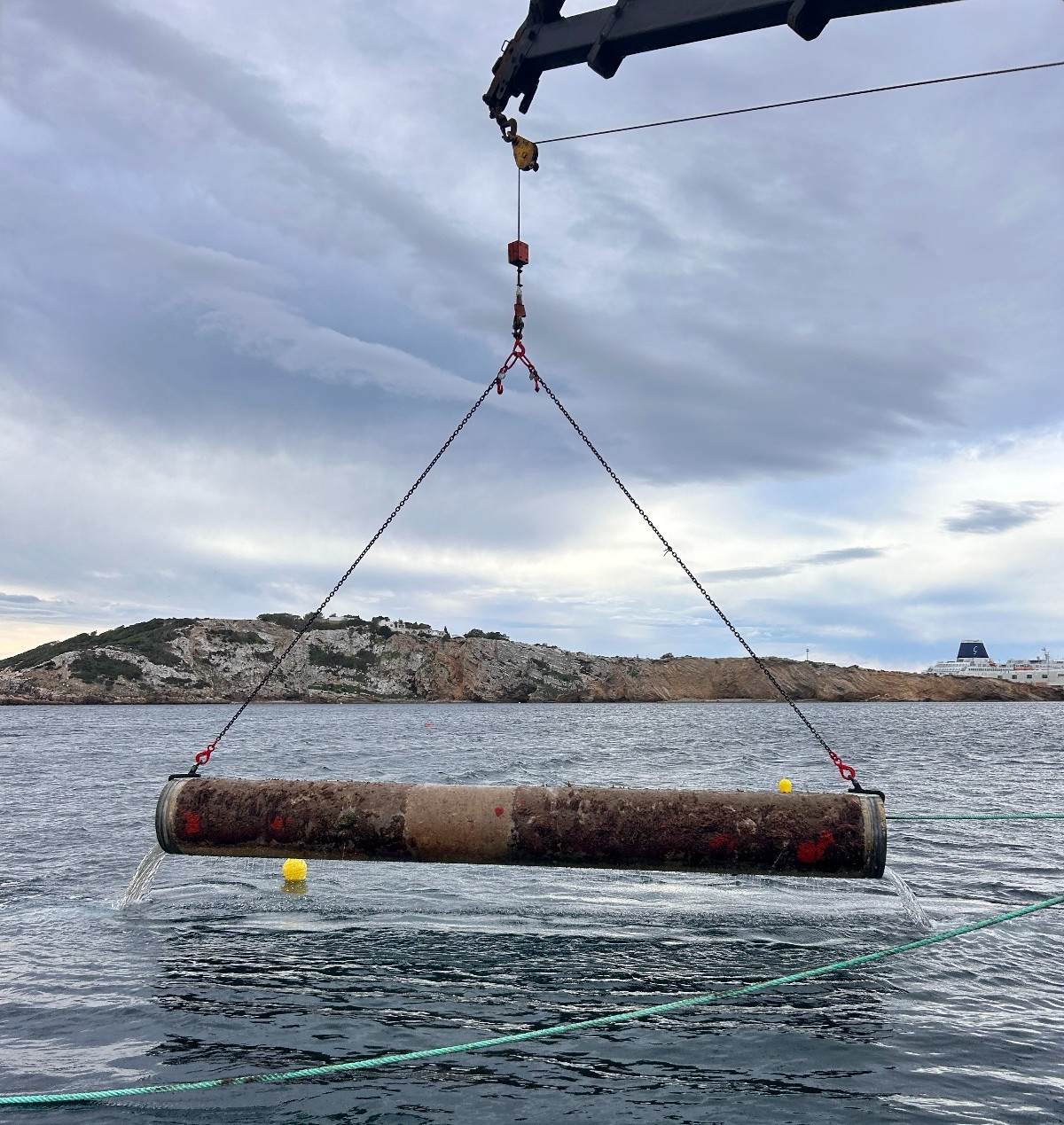 Retirada de l’antic emissari de la badia de Talamanca