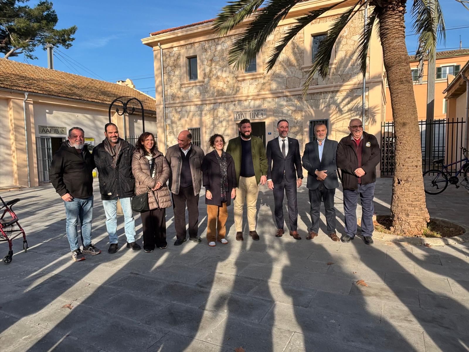 El conseller d’Habitatge, Territori i Mobilitat, José Luis Mateo, a l’estació ferroviària del Pont d’Inca amb motiu de la finalització de les obres de rehabilitació del conjunt d’edificis històrics de la instal·lació.