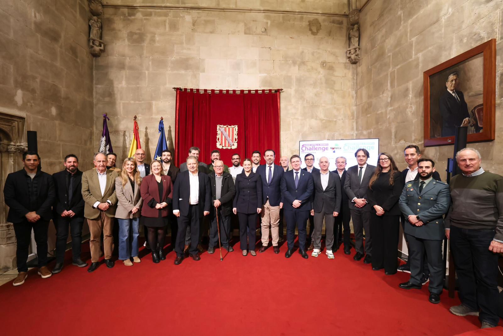 Fotografia de família de la presentació de la XXXV Garden Hotels & Resorts Challenge Ciclista Mallorca.