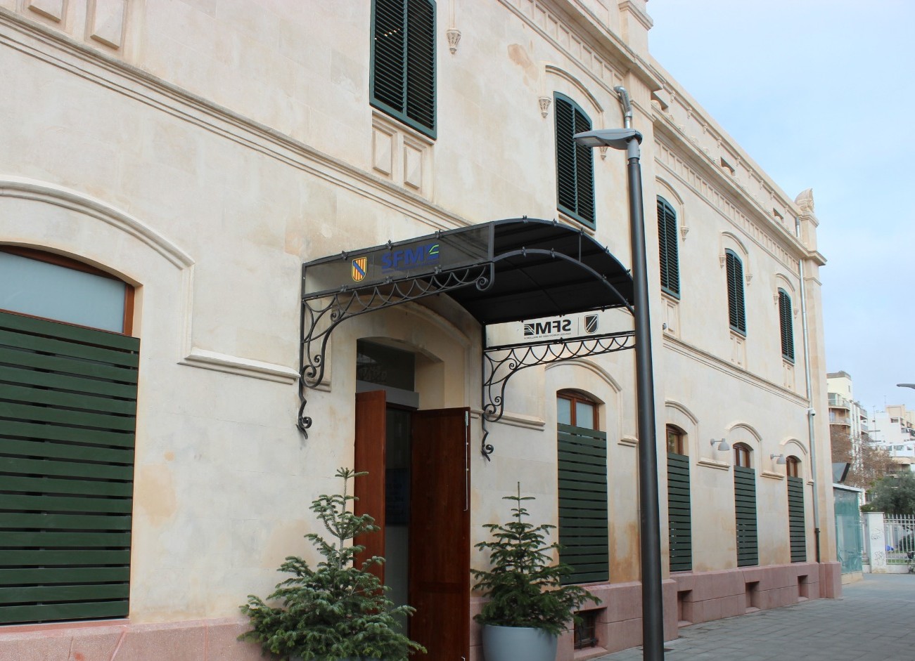  Seu institucional d’SFM, en l'antic Hostal Términus