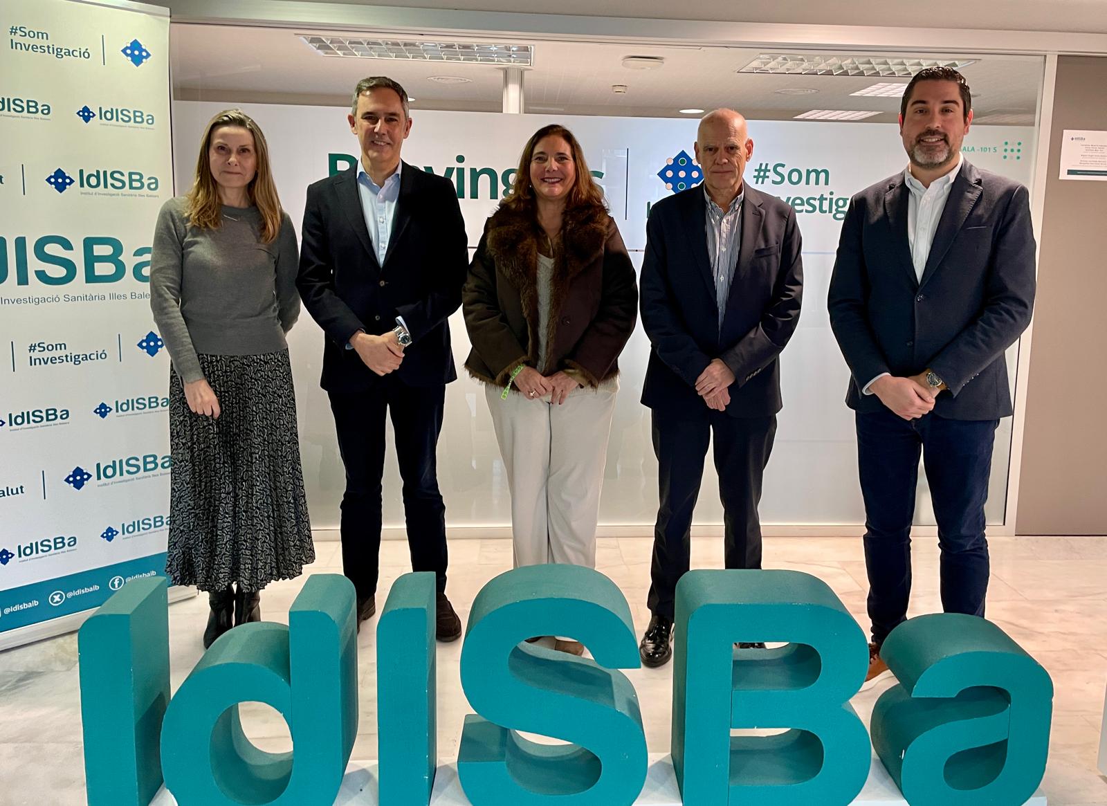 Foto de grup dels responsables autonòmics de Salut amb Tomàs Ripoll Vera, nou director científic de l’IdISBa.