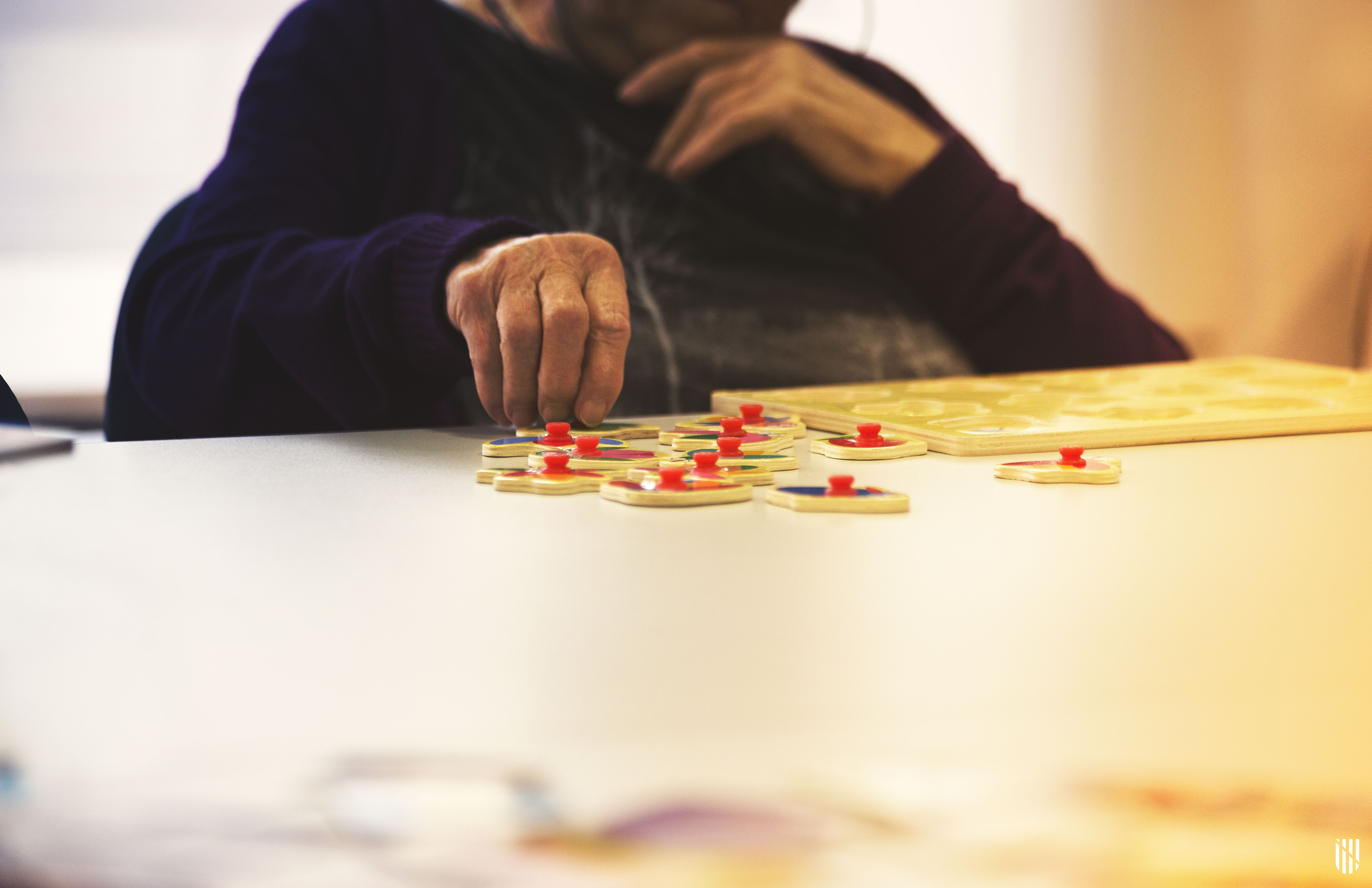 Dona gran en un centre de dia Dona gran en un centre de dia