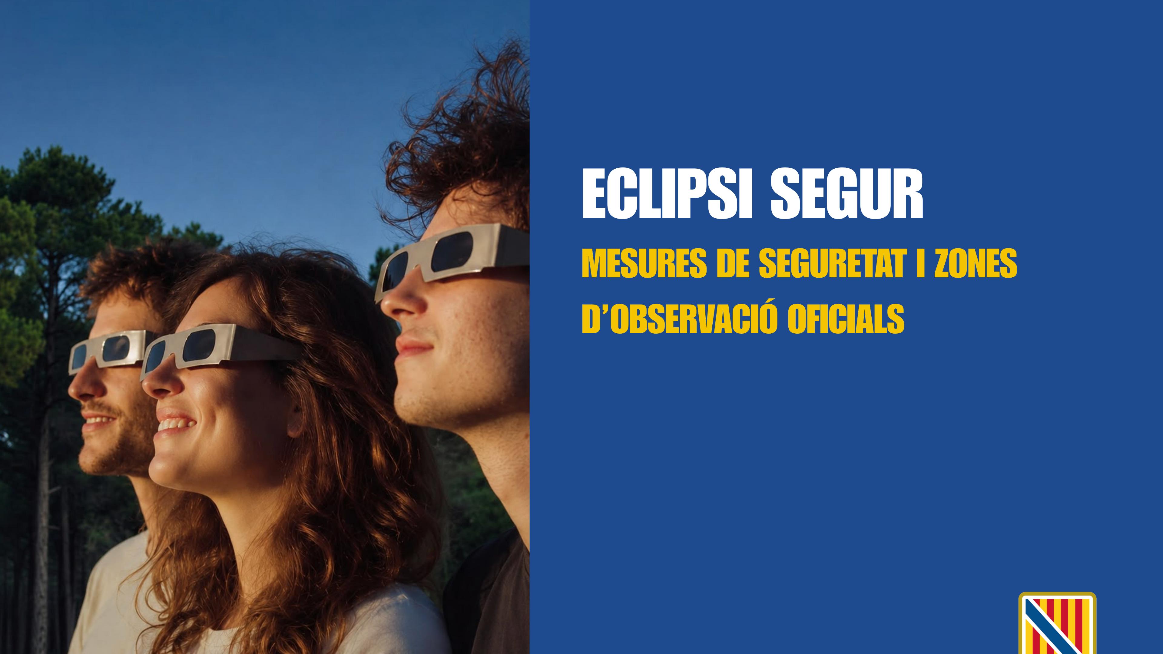 Tres jóvenes con gafas homologadas miran hacia el cielo