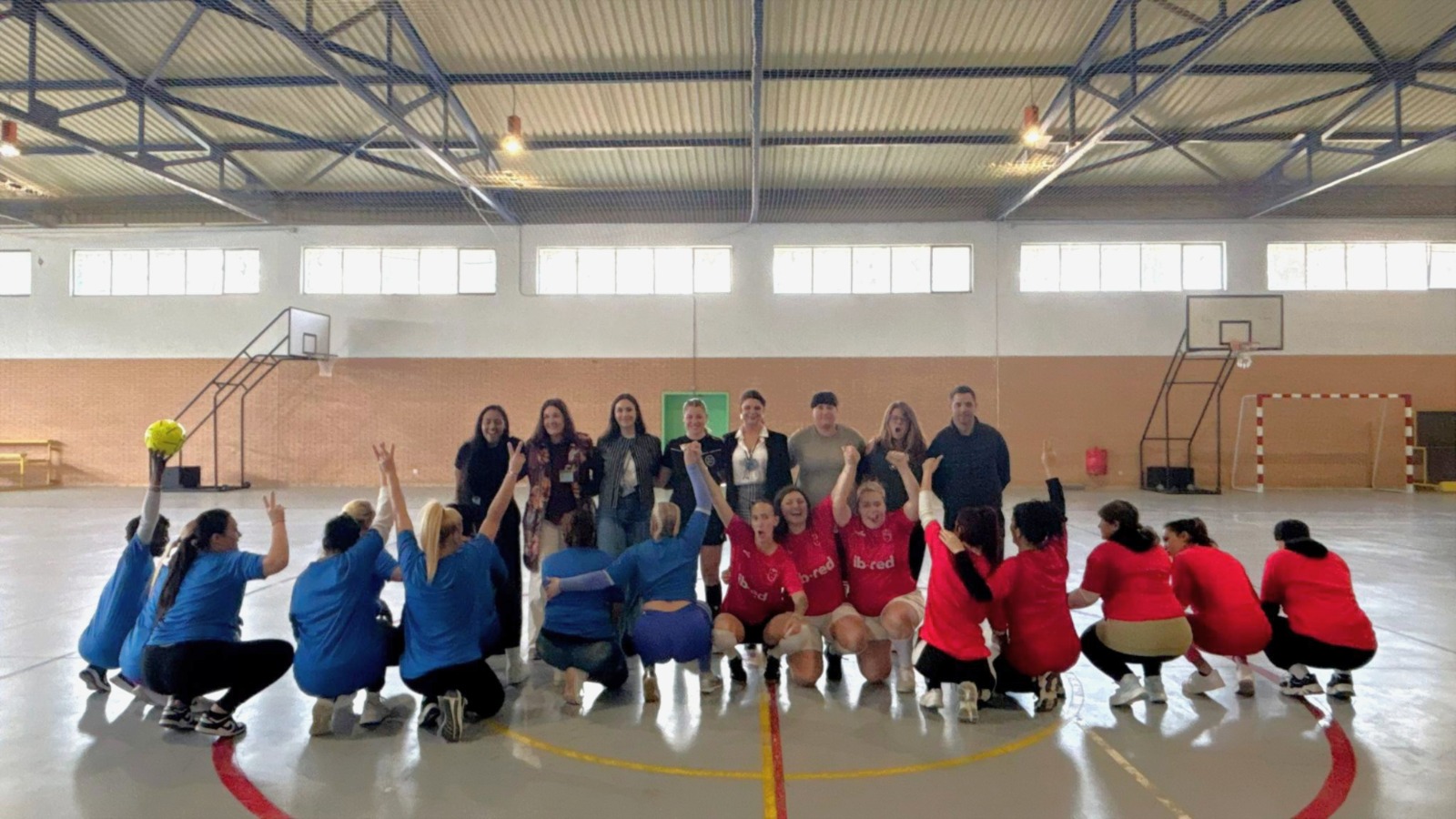 Partit de futbol de dones a la presó de Palma 