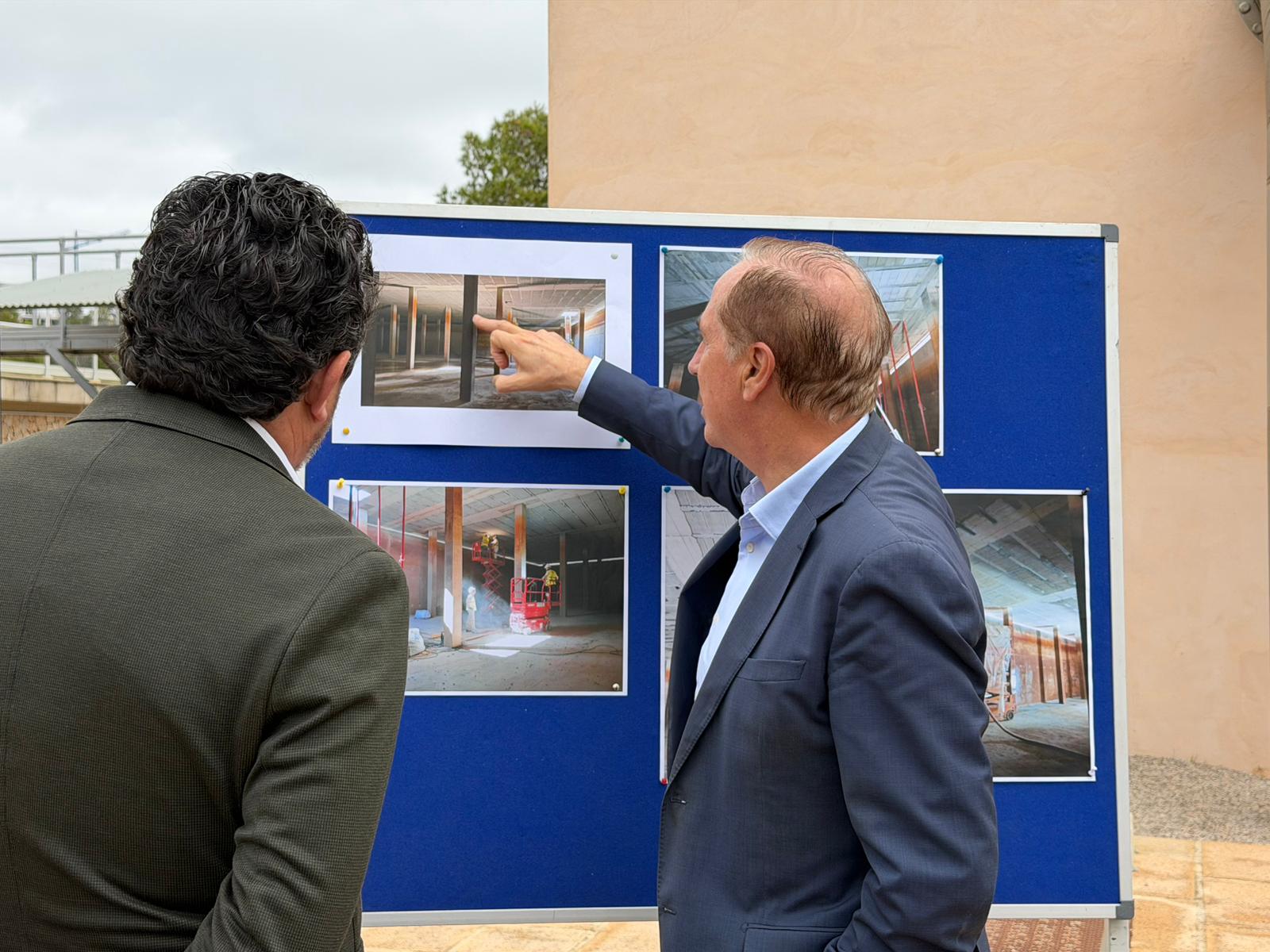 El conseller de la Mar i del Cicle de l’Aigua, Juan Manuel Lafuente, ha visitat aquest divendres el dipòsit d’aigua potable de Costa d’en Blanes