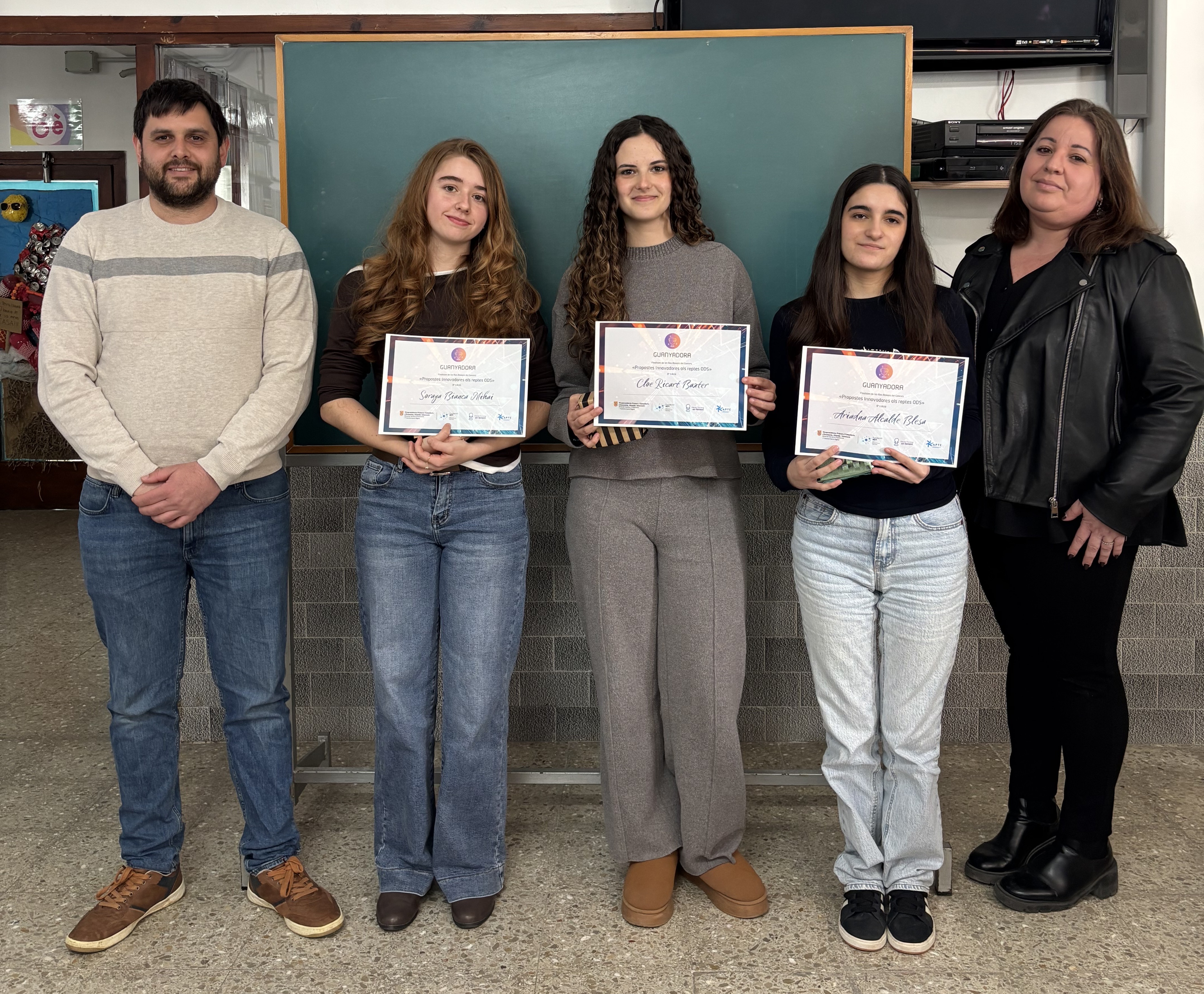 Les tres alumnes de 4t d'ESO del CC Santíssima Trinitat (Sant Antoni de Portmany, Eivissa), finalistes del concurs «Proposades innovadores als reptes ODS».
