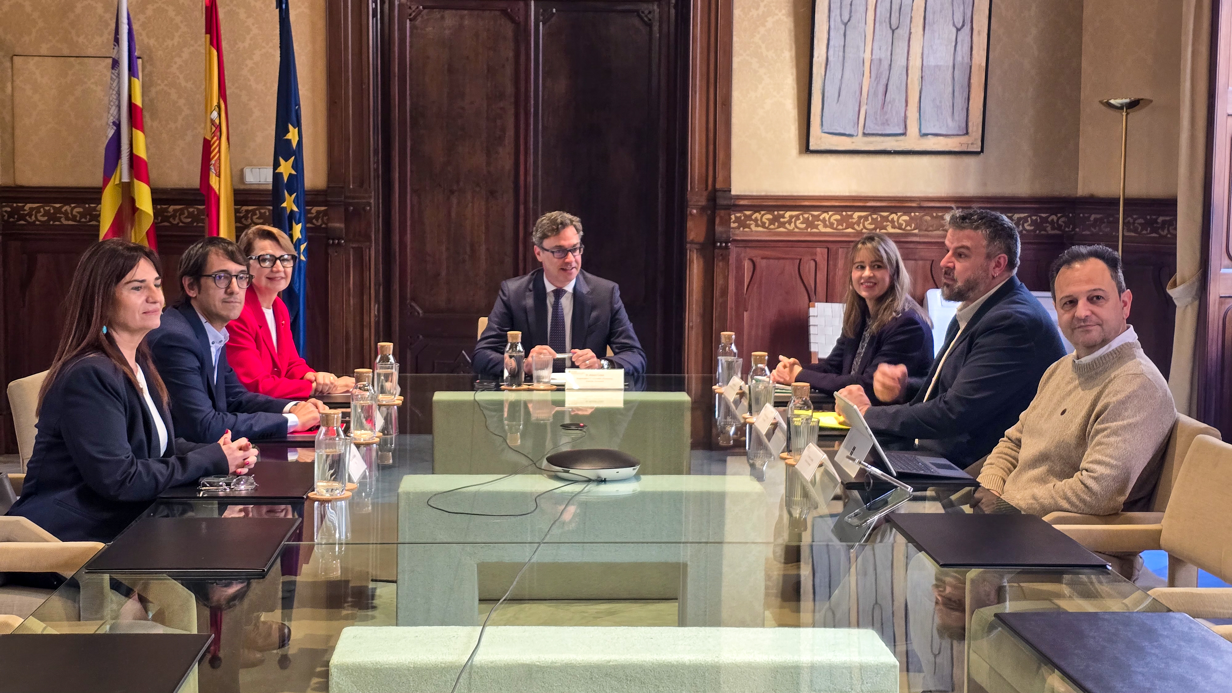 Reunió amb els portaveus dels grups parlamentaris per analitzar les propostes per a pal·liar els efectes econòmics a les Illes Balears del conflicte a Orient Mitjà