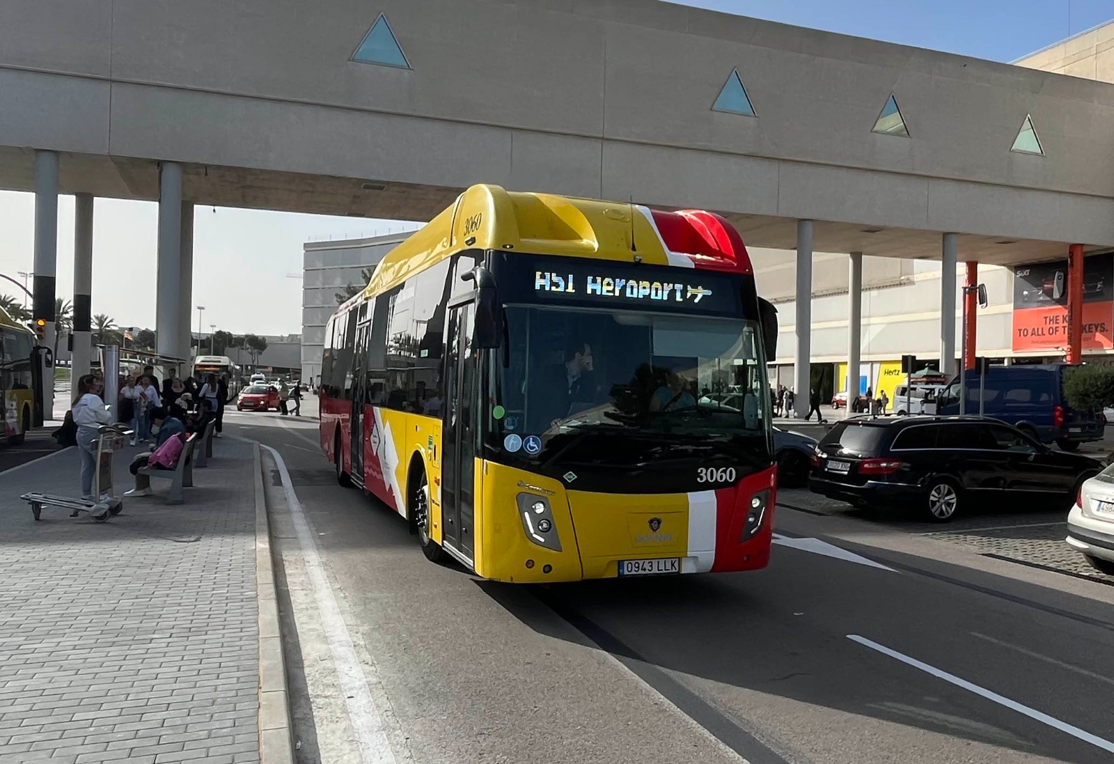 Un autobus del TIB de la línia A51 Campos-Aeroport.
