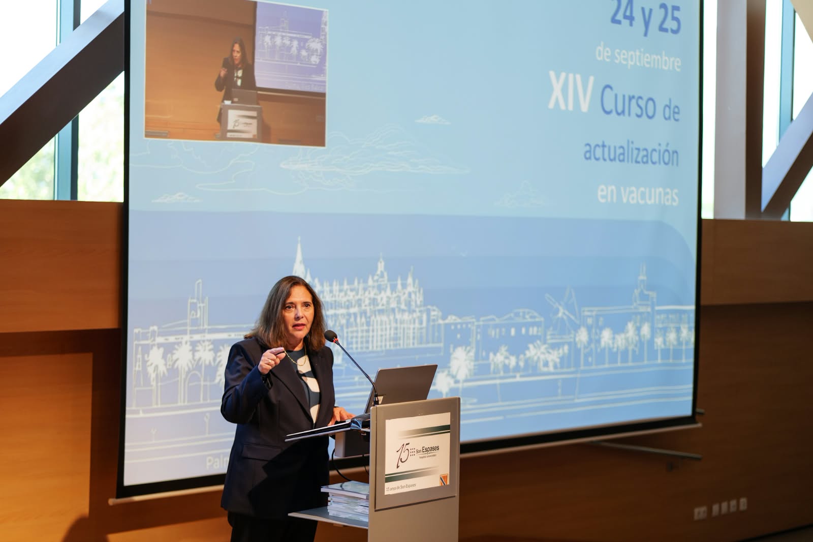 La consellera de Salut, Manuela García, durant la inauguració del curs