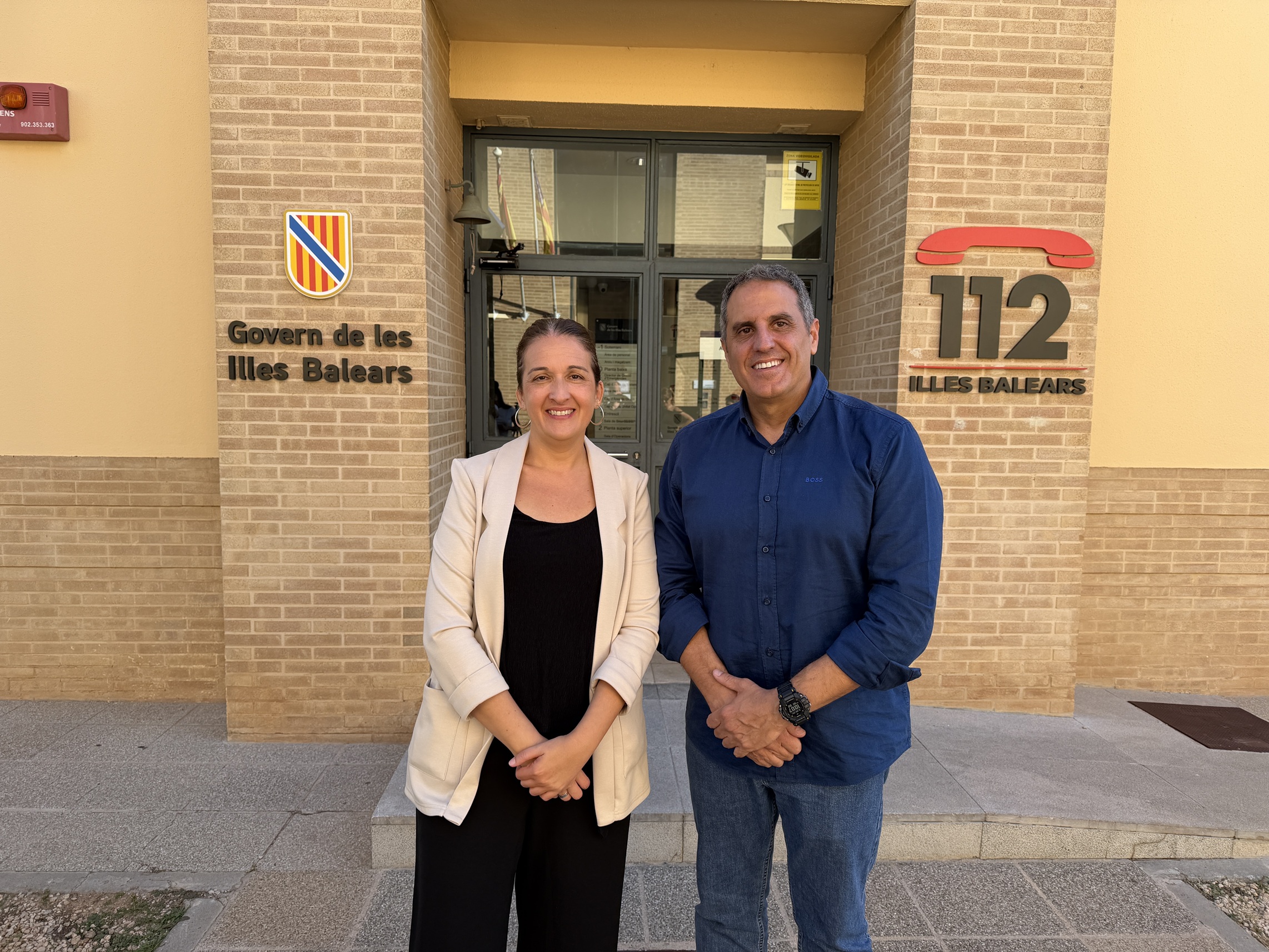 Cati Salom, directora de l'IBDONA, i Pablo Gárriz, director general d'Emergències
