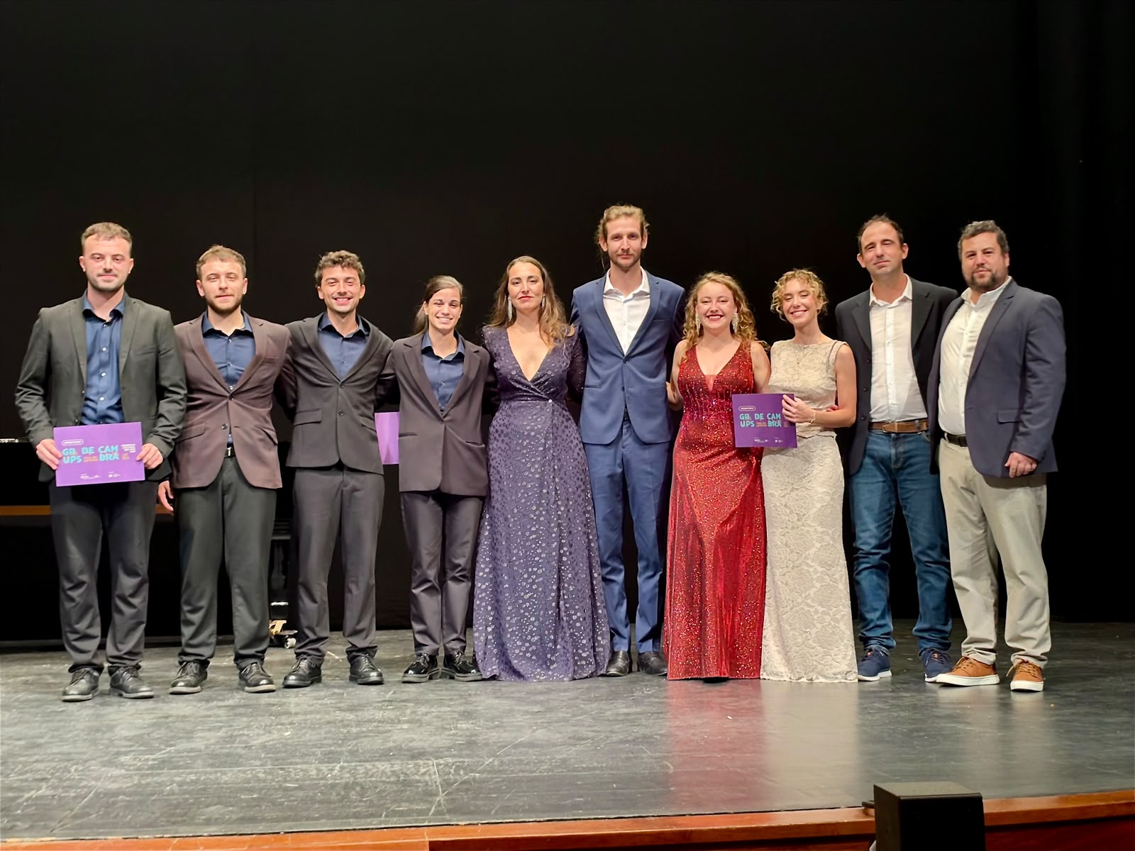  El director de l'IBJOVE, Tomàs Amer, amb tots els guanyadors del certamen Art Jove de música per a joves intèrprets, modalitat grups de cambra 2026.
