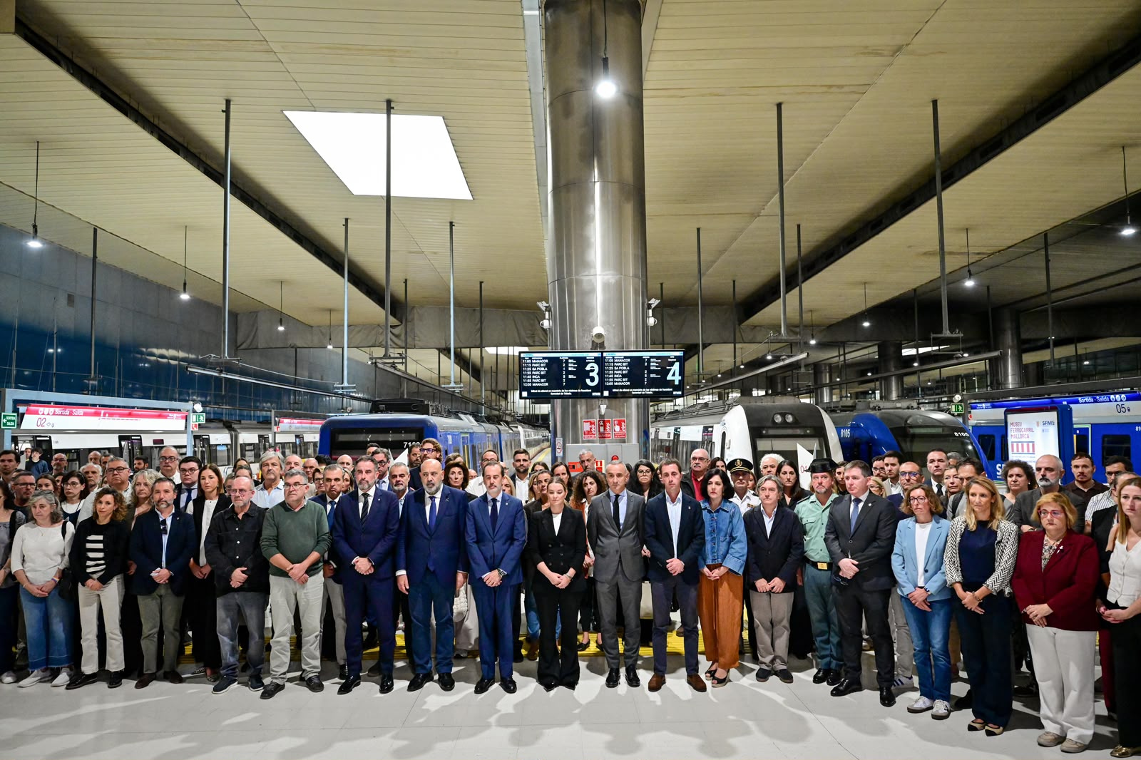Minut de silenci a l'estació intermodal de Palma