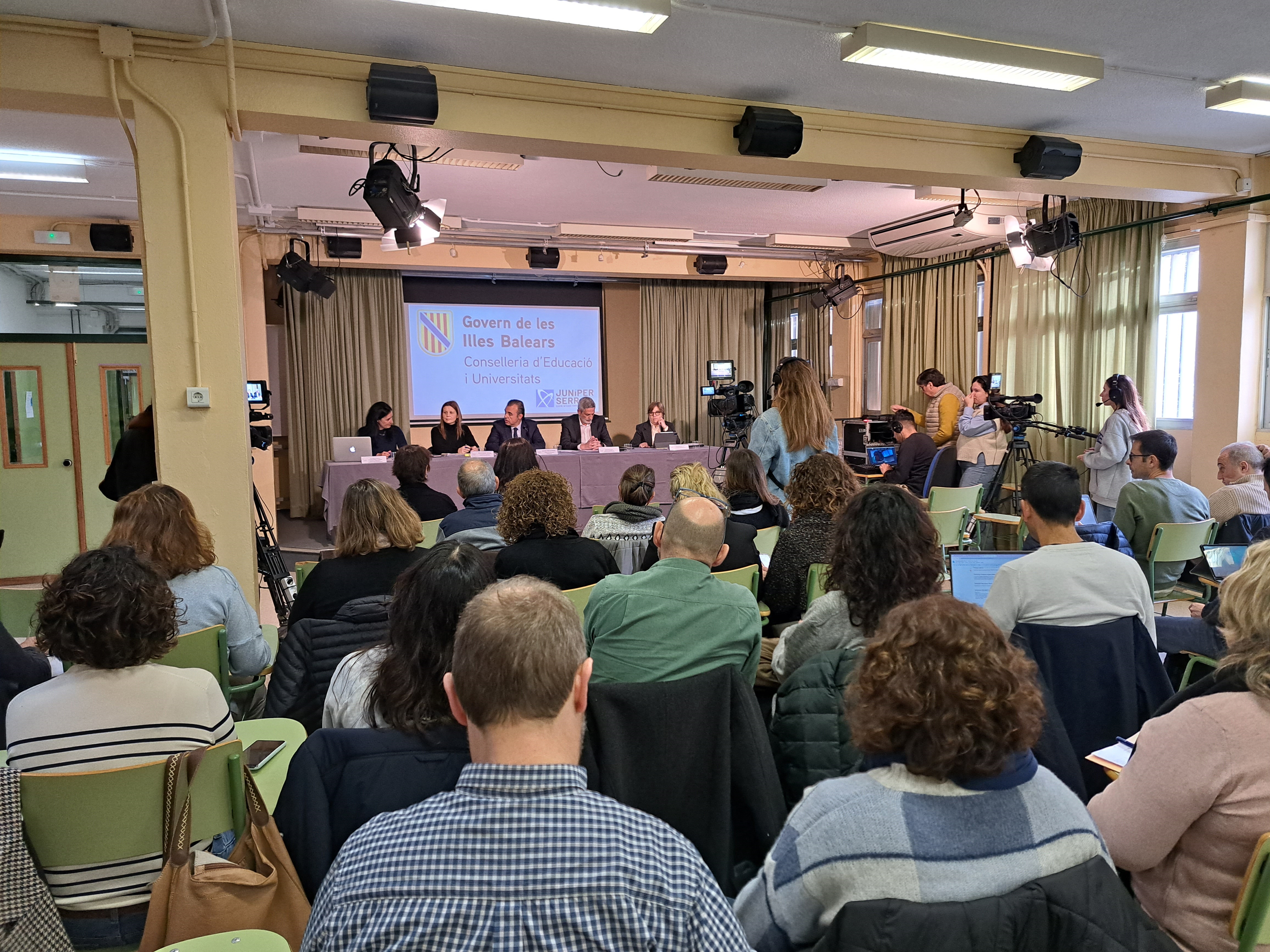 Reunió amb els secretaris dels centres educatius