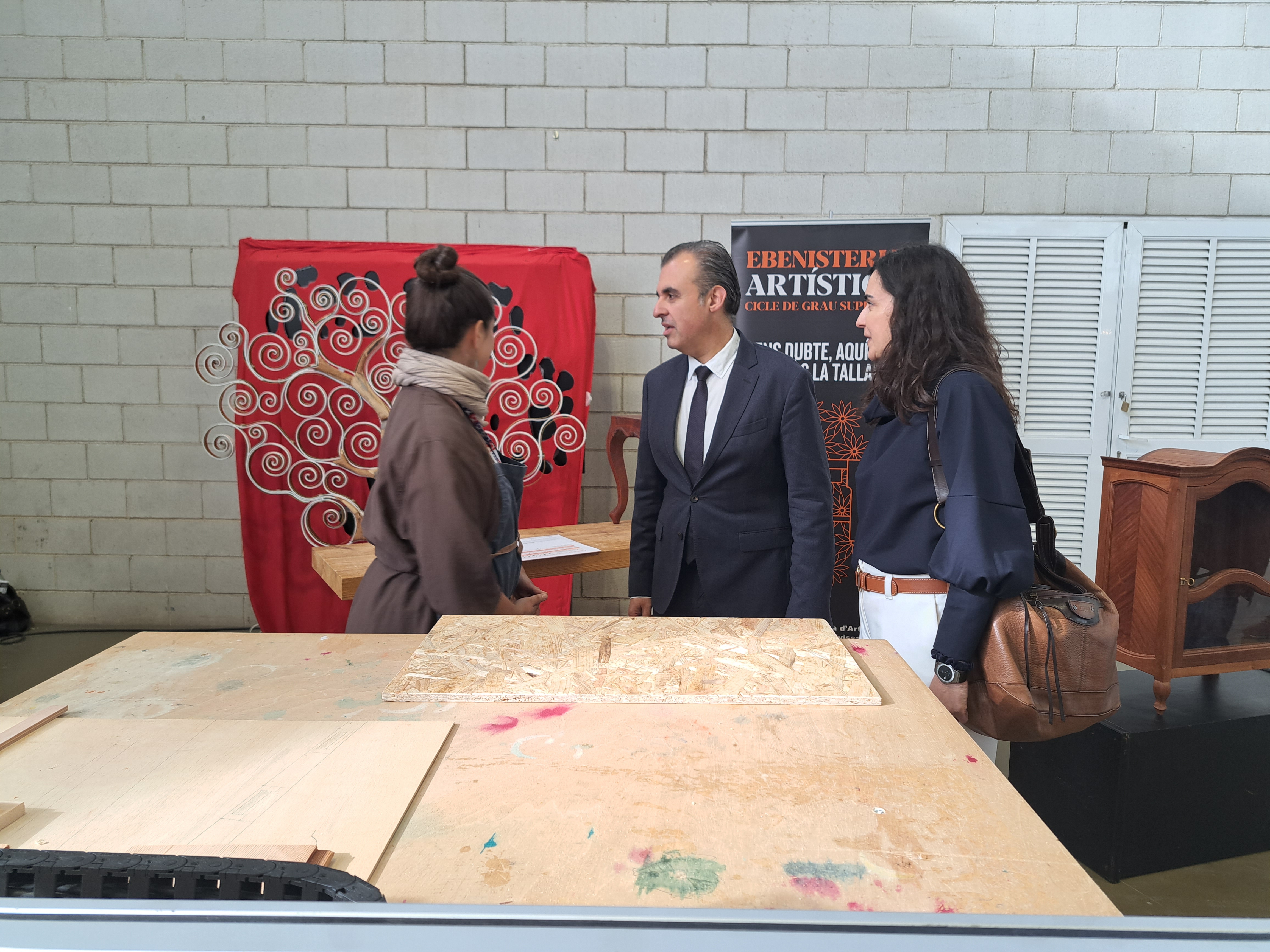 El conseller Antoni Vera i la directora general de Formació Professional i Orientació Educativa, Maria Isabel Salas