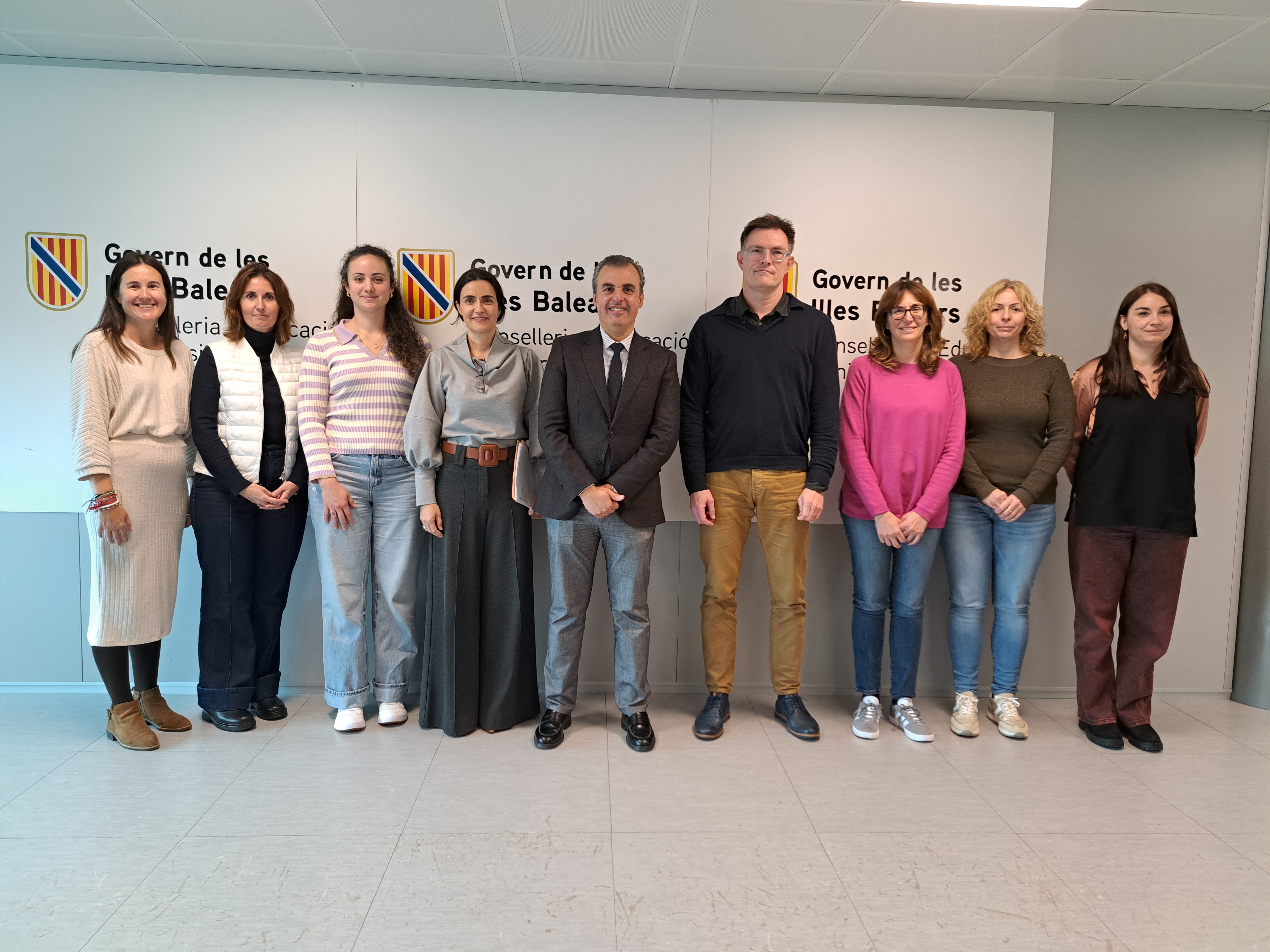 Educació amplia la limitació de l’ús de pantalles a primer, segon i tercer d’educació primària 