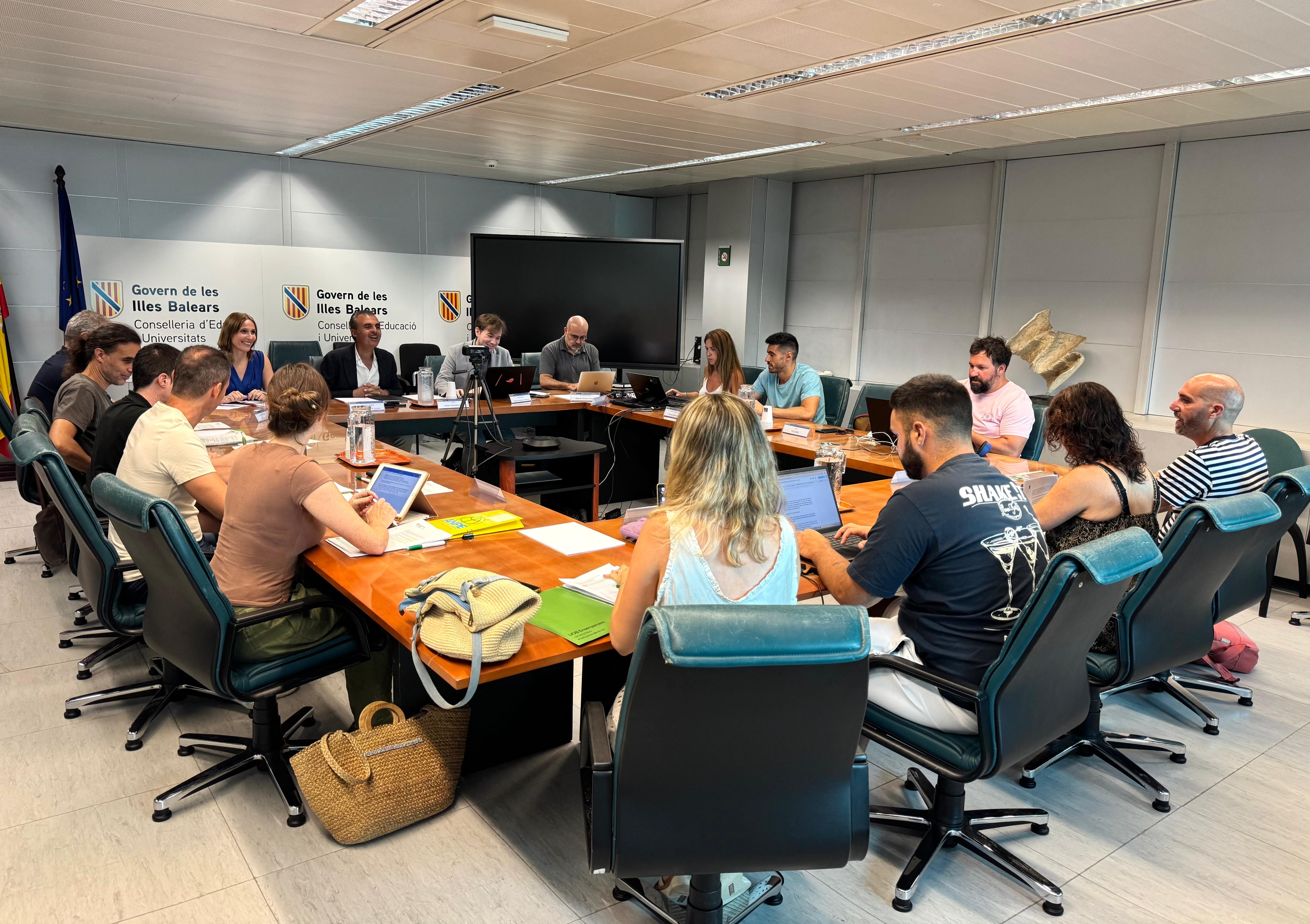 La Conselleria d’Educació convocarà un concurs de mèrits per cobrir les places d’Assessor Tècnic Docent